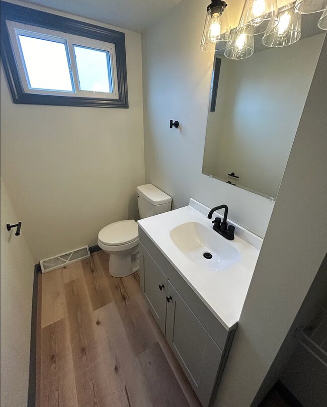 Building Photo - 5310 Divison Duplex