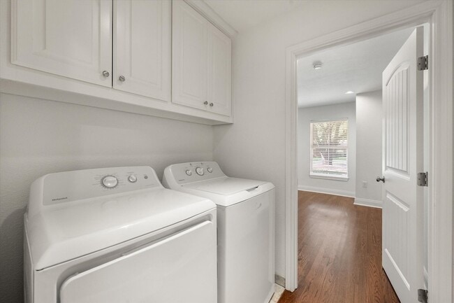 Building Photo - 5305 Emerson Ave