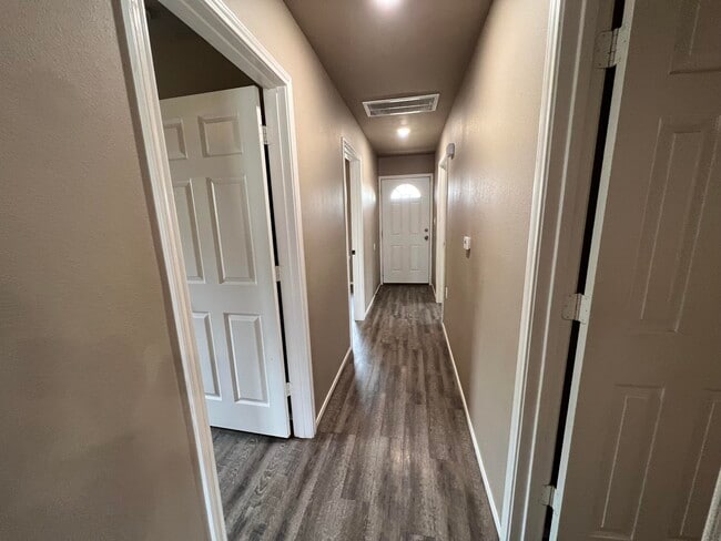 Building Photo - 2914 E Cornell St