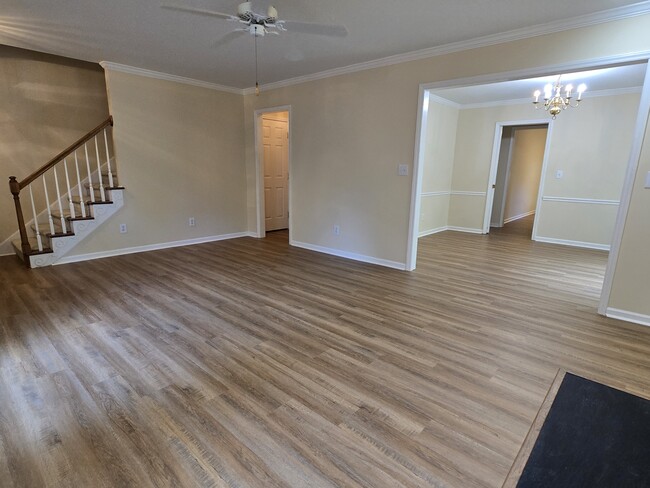 Building Photo - 517 Tanners Park Ct