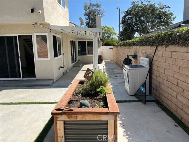 Building Photo - 11525 Java St