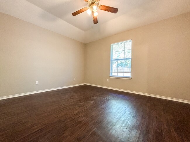 Building Photo - 1133 Misty Acres Dr