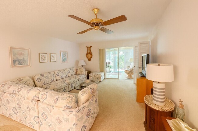 Building Photo - 27 Colonial Club Dr