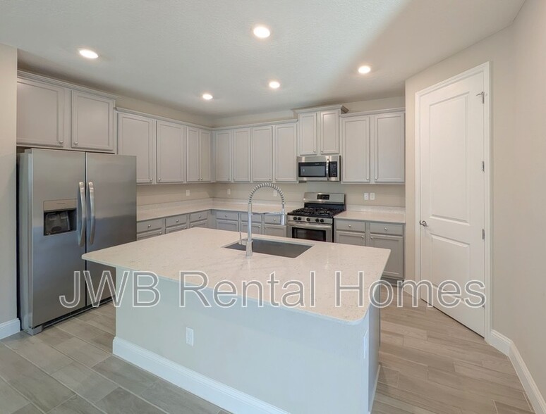 Building Photo - 95 Sadler Ct