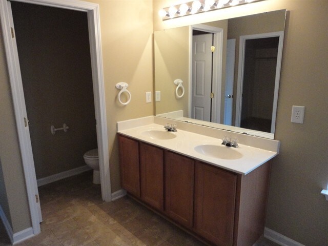 Building Photo - 4123 Taylor Oaks Dr