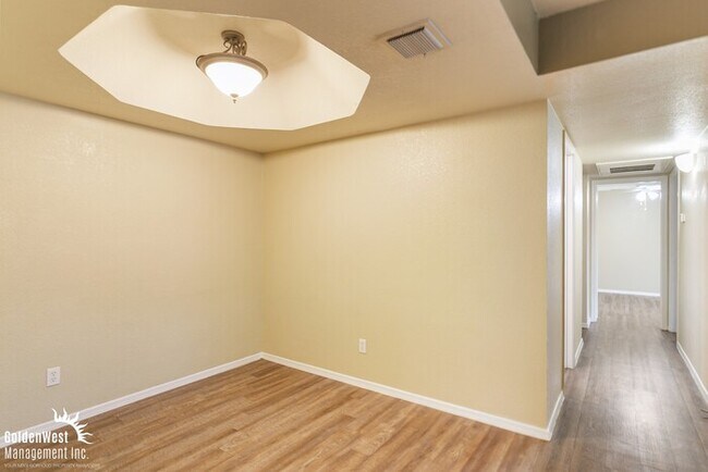 Building Photo - Beautiful 2Bdm 2Ba Condo at the Base of North Mountain Preserve!