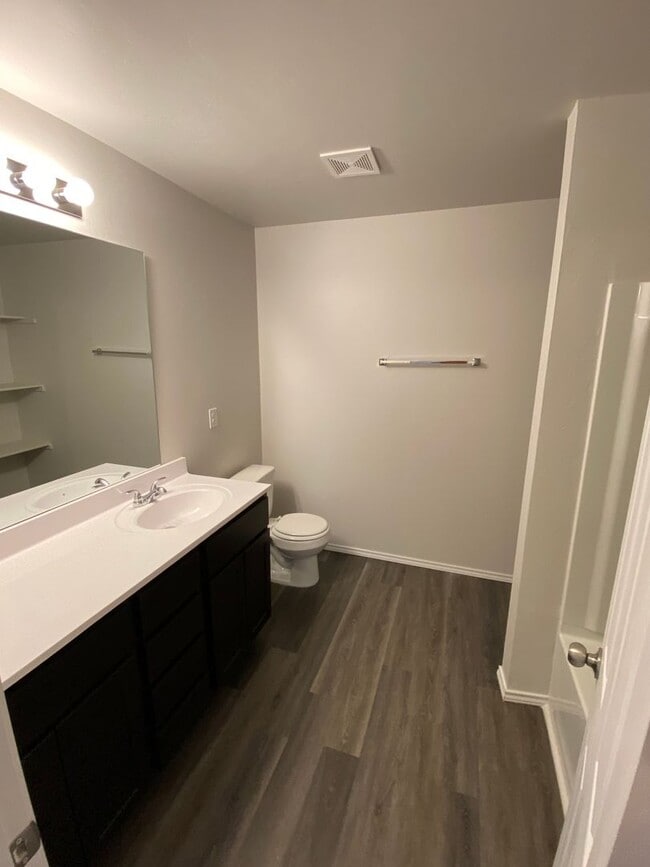 Building Photo - Pre-Leasing Now! Secure This Modern 3-Bedroom, 2-Bathroom Home in Shadow Valley