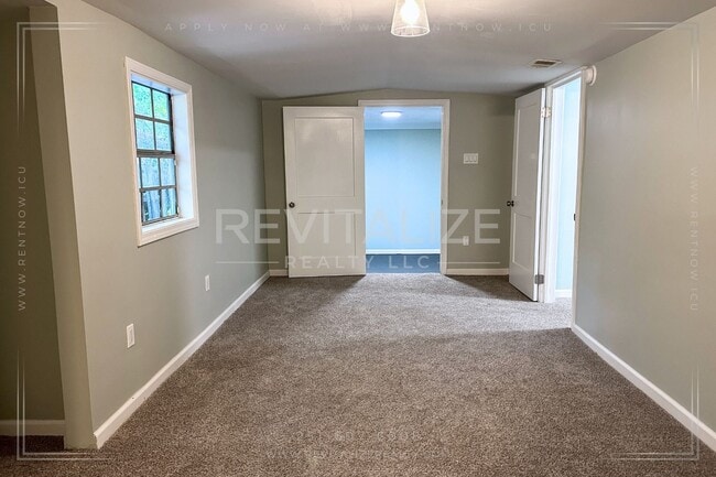 Building Photo - COMING SOON! Cute 4 Bedroom House
