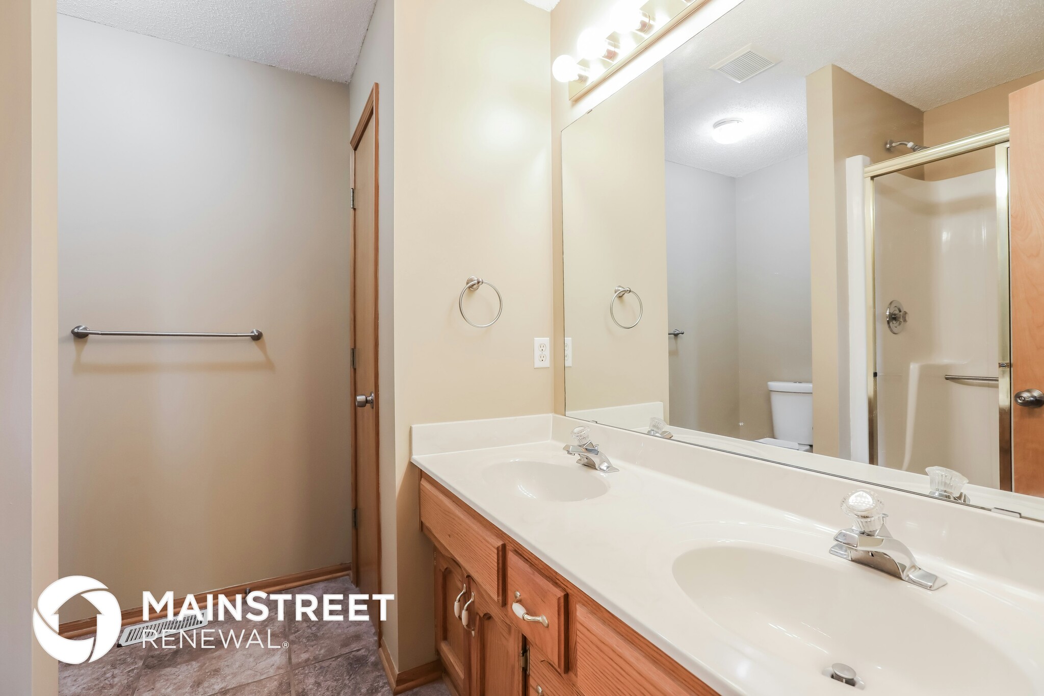 Building Photo - 209 Broadmoor Dr