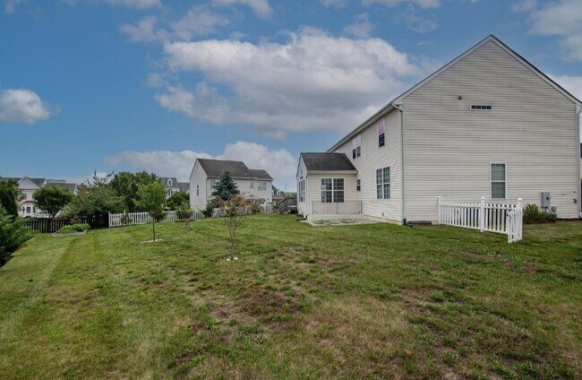 Building Photo - 73 Anthony Taylor Way
