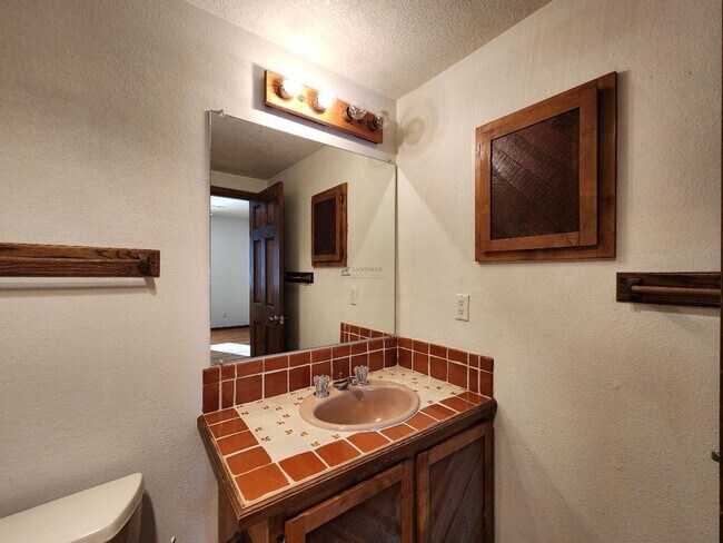 Building Photo - 602 Griffin St