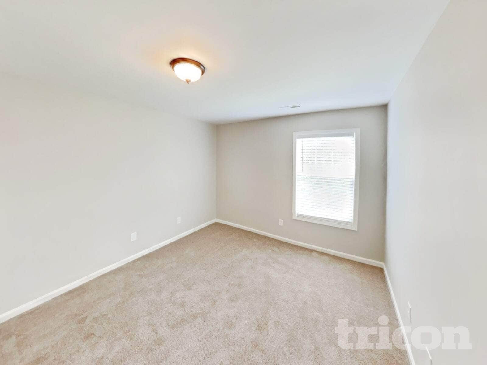 Building Photo - 904 Redland Dr