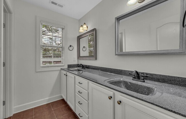 Building Photo - 1154 Buggy Cove