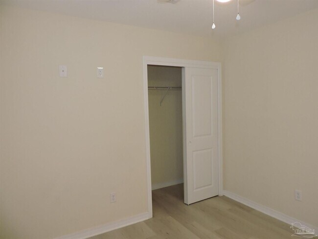 Building Photo - 1000 Polk Ave