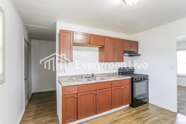 Building Photo - 3189 Astor Ave