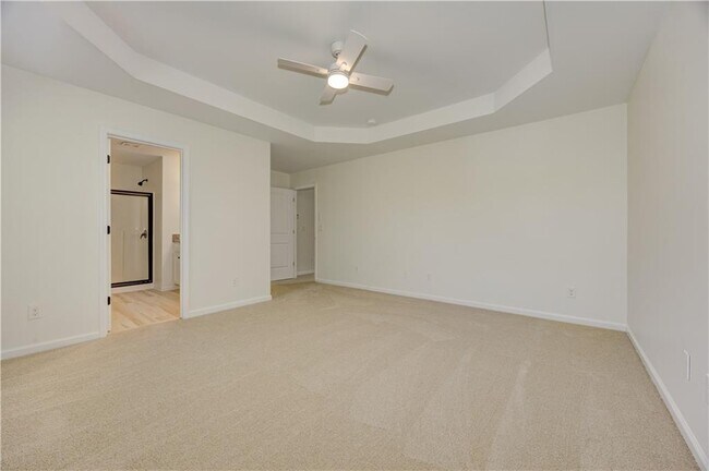 Building Photo - 605 Summit Pt