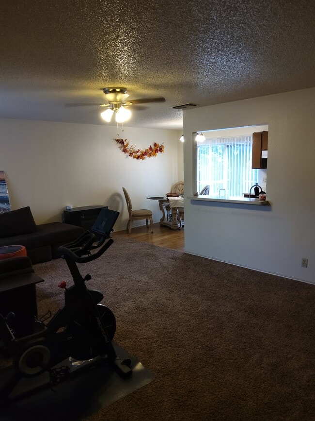 Building Photo - 5604 Rose Dawn