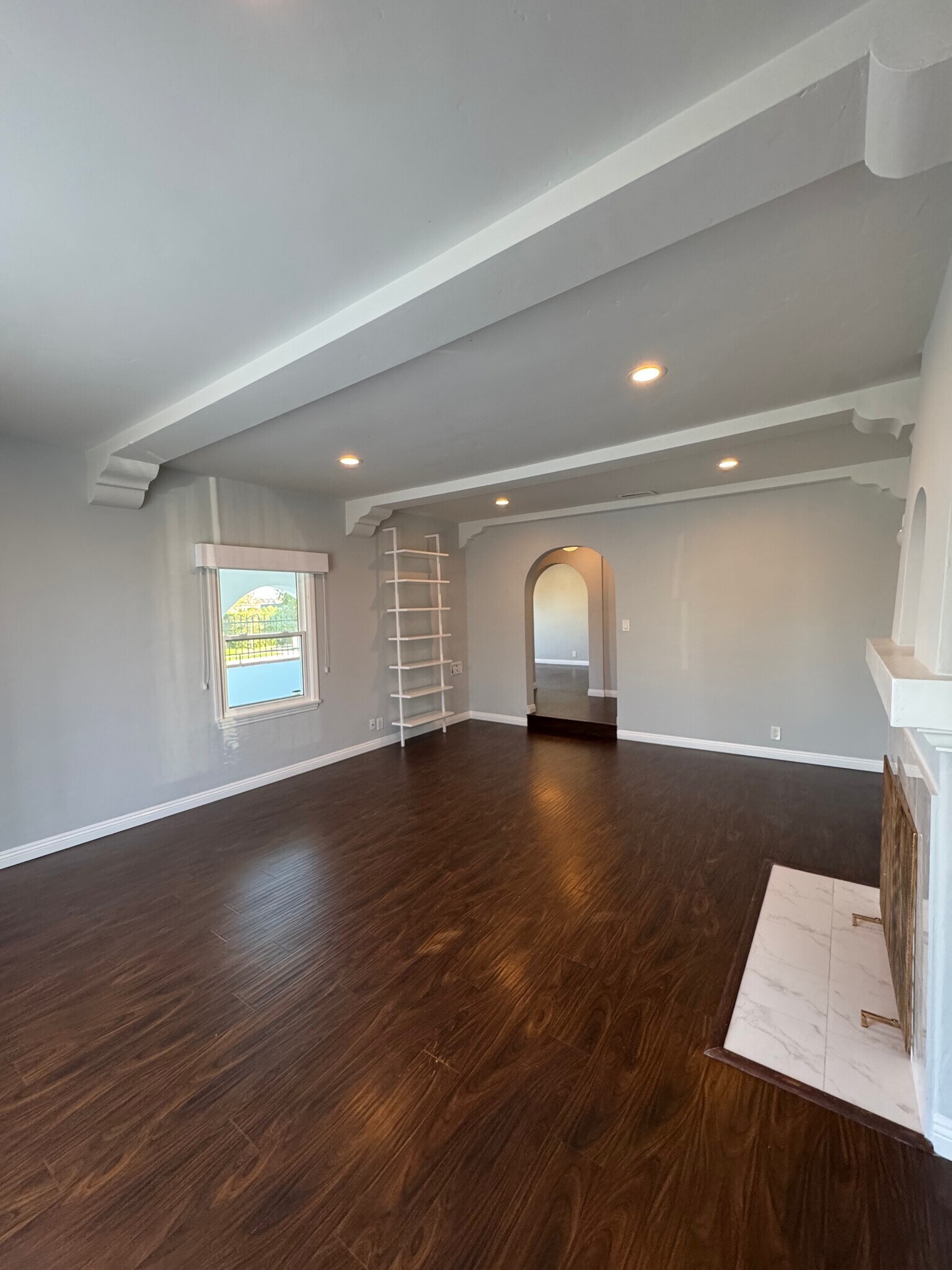 Front living room looking back to entry - 3100 W 78th St