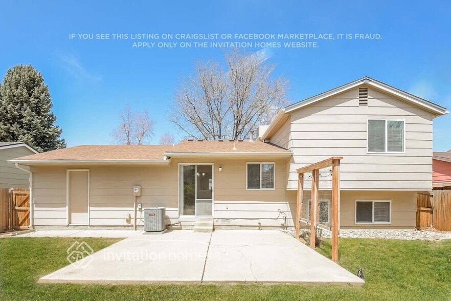 Building Photo - 1276 S Lewiston Way