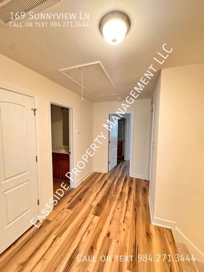 Building Photo - 169 Sunnyview Ln