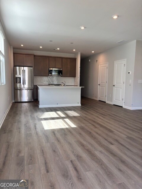 Building Photo - 487 Crown Dr