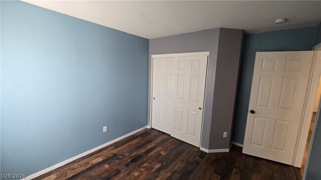 Building Photo - 3902 W El Campo Grande Ave
