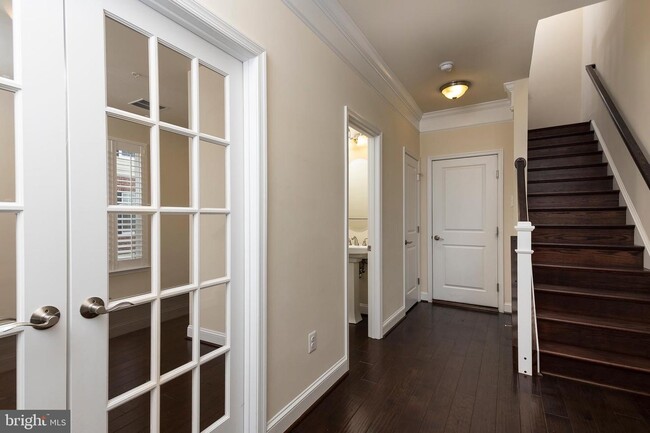 Building Photo - 115 Meridian Ln