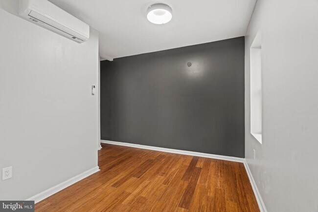 Building Photo - 2539 N Newkirk St