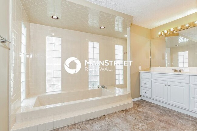 Building Photo - 3 Bedroom Pet-Friendly Home in Orlando, FL...