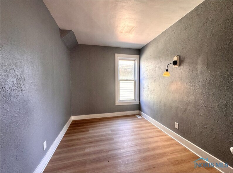 Building Photo - 949 Forsythe St