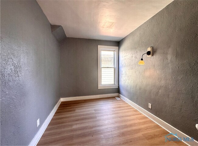 Building Photo - 949 Forsythe St