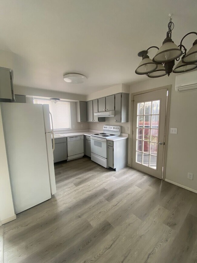 Building Photo - Coming Soon! Beautifully Remodeled 3-Bedroom Home with Fenced Yard & Covered Parking