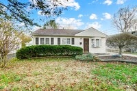 Building Photo - Home Available in White Oak!