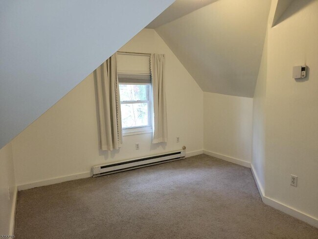 Building Photo - 115 Maolis Ave