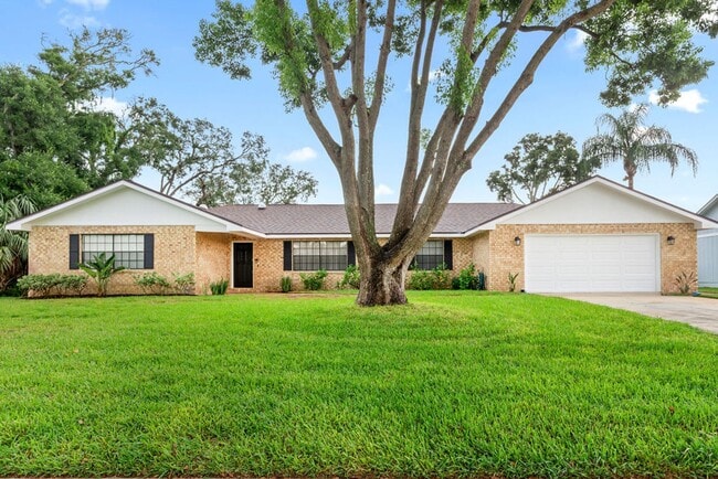 Primary Photo - Spacious 4 Bedroom Ormond Beach Home with ...