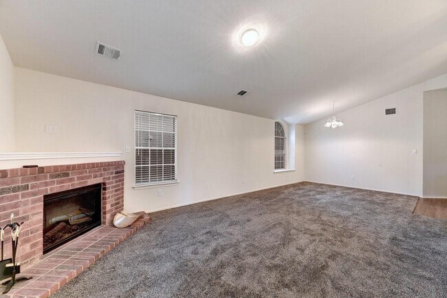 Building Photo - 10516 Beard Ave