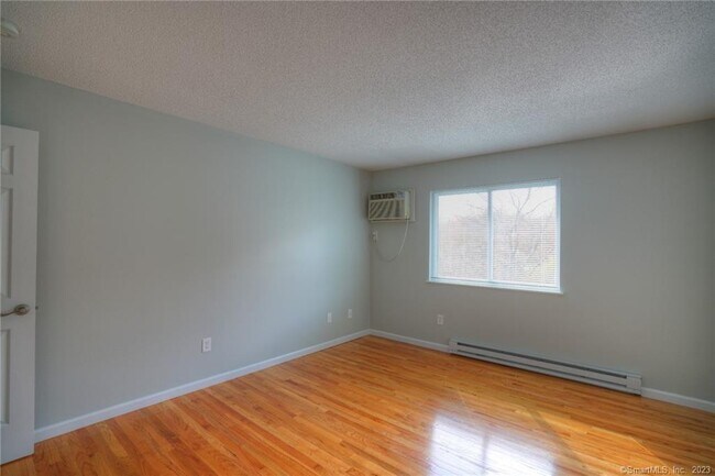 Building Photo - 82 Buddington Rd