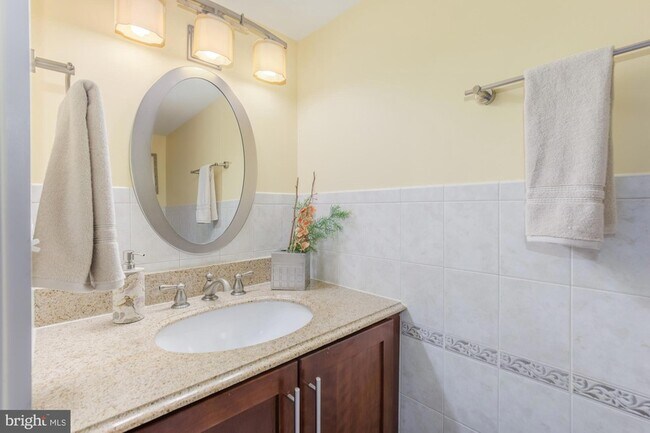 Building Photo - 9715 Singleton Dr