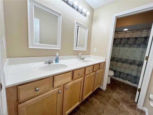 Building Photo - 1812 Kempsville Crossing Ln