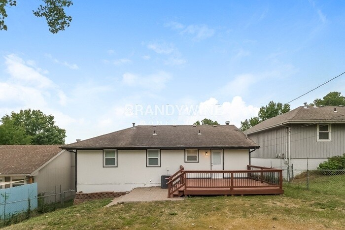 Building Photo - 4905 N White Ave