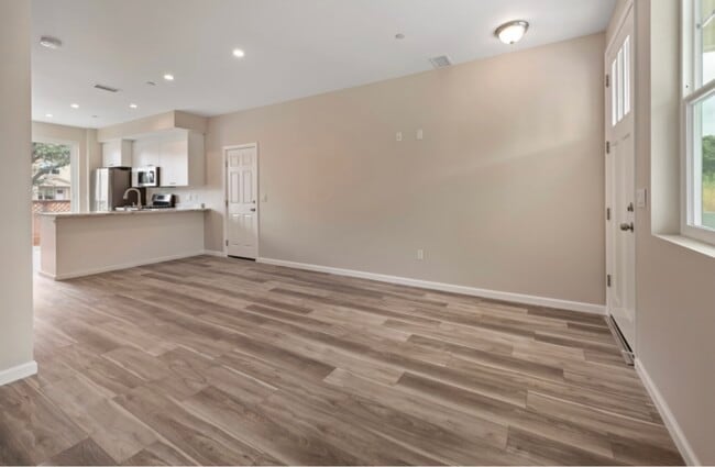 Building Photo - 2253 Vanderford Dr