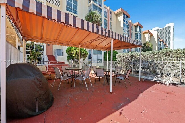 Building Photo - 200 172nd St