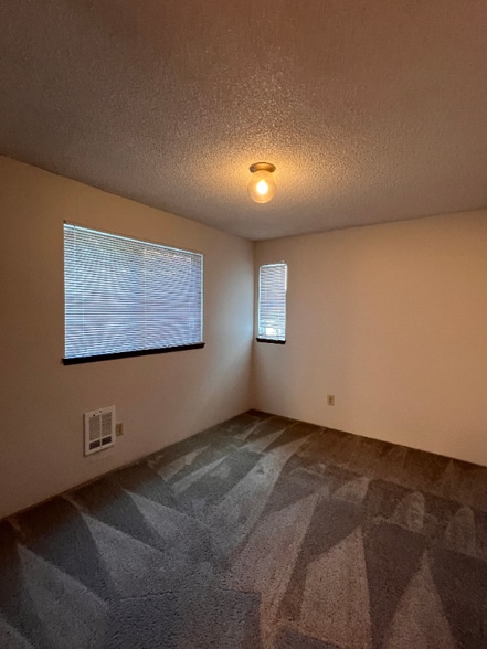 Building Photo - 10522 Lake City Way NE