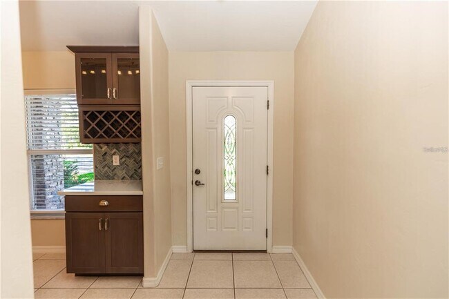 Building Photo - 12 Peruvian Ln
