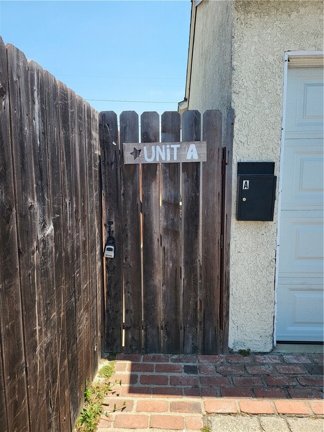 Building Photo - 16422 Haas Ave