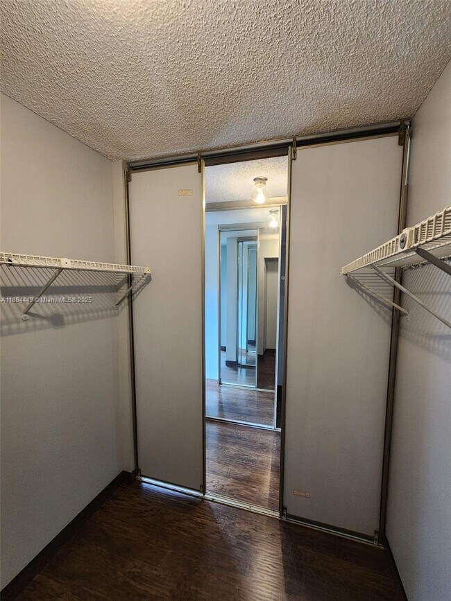 Building Photo - 1150 SW 118th Terrace