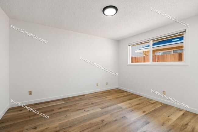 Building Photo - 344-03