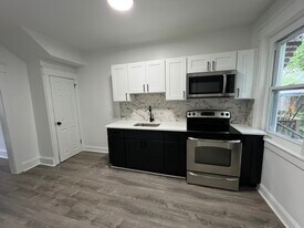 Building Photo - 919 Elsinore Pl