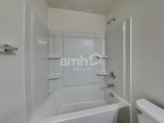 Building Photo - 4662 Abbey Park Rd