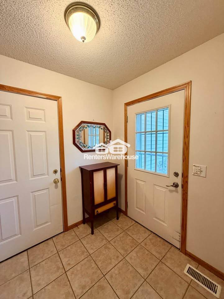 Building Photo - 495 S 51st St